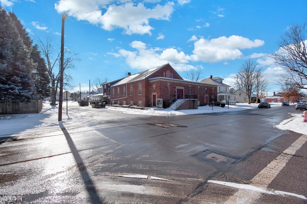 437 E Warren Street, Bucyrus, Ohio 44820, ,Commercial Sale,For Sale,Warren Street,9065970