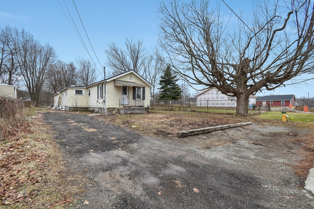 593 Dean Road, Mansfield, Ohio 44906, 2 Bedrooms Bedrooms, ,1 BathroomBathrooms,Residential,For Sale,Dean Road,9066066