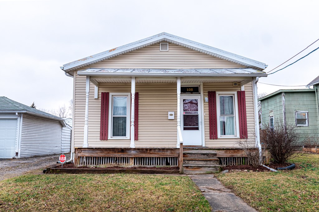 108 W Irving Street, Bucyrus, Ohio 44820, 2 Bedrooms Bedrooms, ,2 BathroomsBathrooms,Residential,For Sale,Irving Street,9066085