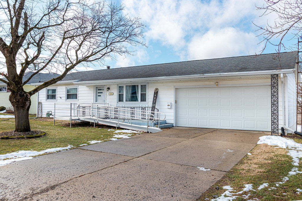 18 N Long Street, Shelby, Ohio 44875, 3 Bedrooms Bedrooms, ,2 BathroomsBathrooms,Residential,For Sale,Long Street,9066159