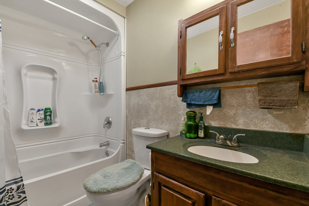 1690 Evergreen Avenue West, Mansfield, Ohio 44905, 3 Bedrooms Bedrooms, ,1 BathroomBathrooms,Residential,For Sale,Evergreen Avenue West,9066391