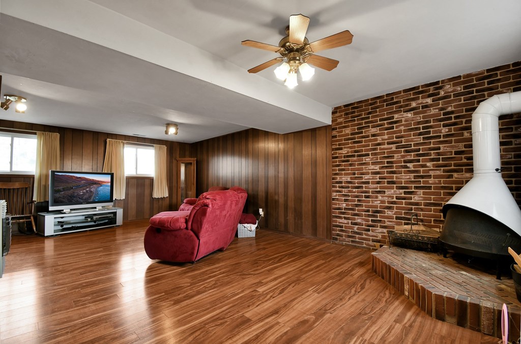 1690 Evergreen Avenue West, Mansfield, Ohio 44905, 3 Bedrooms Bedrooms, ,1 BathroomBathrooms,Residential,For Sale,Evergreen Avenue West,9066391