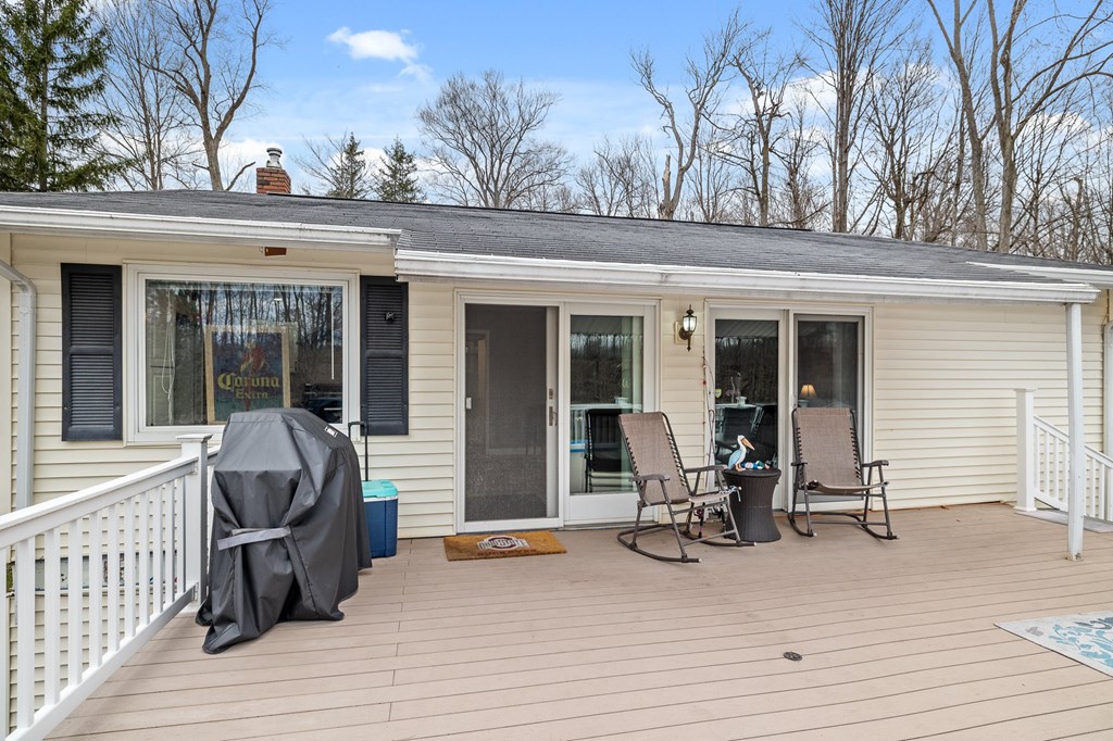 588 Lake Shore Drive, Willard, Ohio 44890, 2 Bedrooms Bedrooms, ,2 BathroomsBathrooms,Residential,For Sale,Lake Shore Drive,9066503