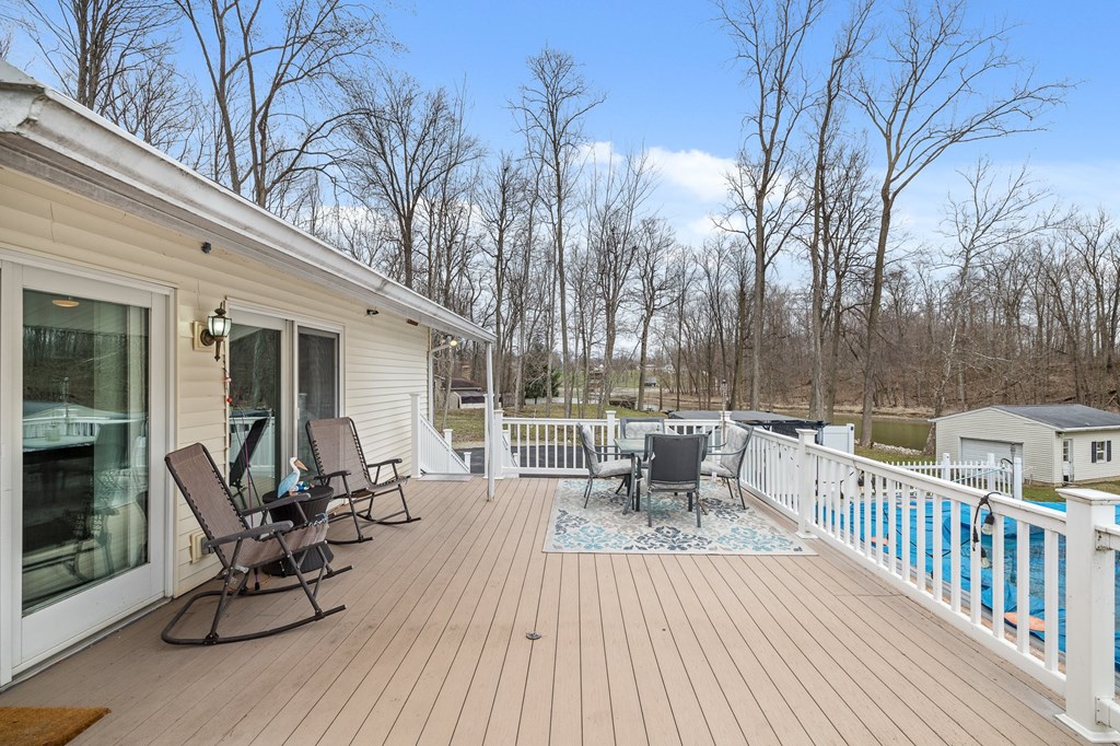 588 Lake Shore Drive, Willard, Ohio 44890, 2 Bedrooms Bedrooms, ,2 BathroomsBathrooms,Residential,For Sale,Lake Shore Drive,9066503