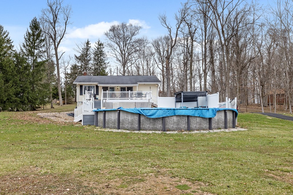 588 Lake Shore Drive, Willard, Ohio 44890, 2 Bedrooms Bedrooms, ,2 BathroomsBathrooms,Residential,For Sale,Lake Shore Drive,9066503