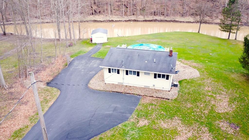 588 Lake Shore Drive, Willard, Ohio 44890, 2 Bedrooms Bedrooms, ,2 BathroomsBathrooms,Residential,For Sale,Lake Shore Drive,9066503