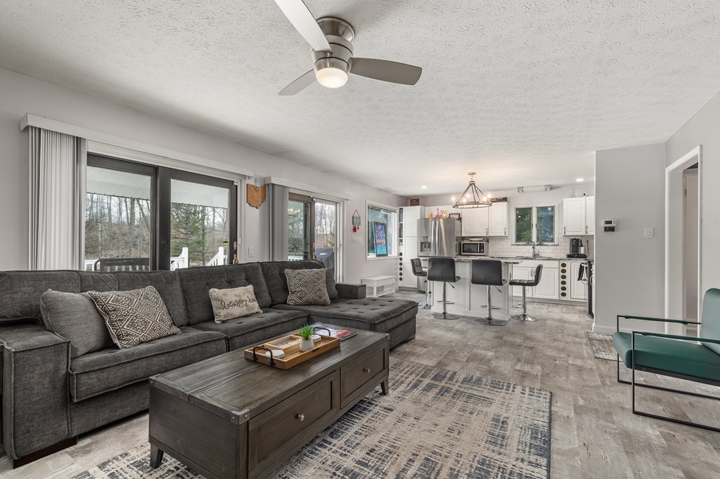 588 Lake Shore Drive, Willard, Ohio 44890, 2 Bedrooms Bedrooms, ,2 BathroomsBathrooms,Residential,For Sale,Lake Shore Drive,9066503