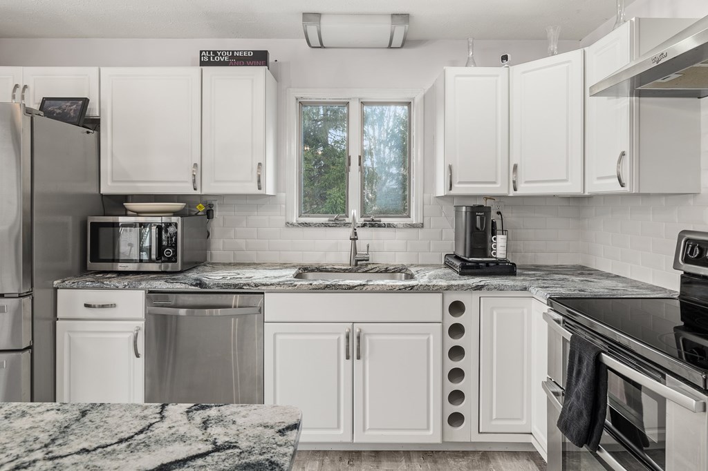 588 Lake Shore Drive, Willard, Ohio 44890, 2 Bedrooms Bedrooms, ,2 BathroomsBathrooms,Residential,For Sale,Lake Shore Drive,9066503