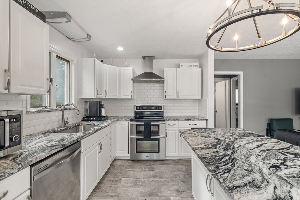 588 Lake Shore Drive, Willard, Ohio 44890, 2 Bedrooms Bedrooms, ,2 BathroomsBathrooms,Residential,For Sale,Lake Shore Drive,9066503
