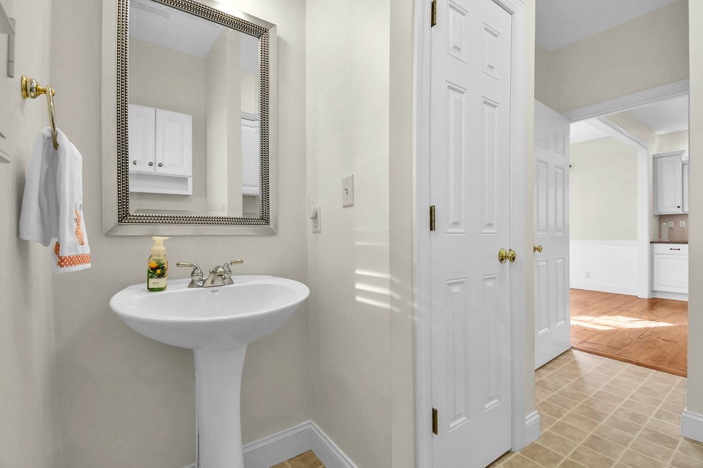 782 York Street West, Mansfield, Ohio 44904, 3 Bedrooms Bedrooms, ,2 BathroomsBathrooms,Residential,For Sale,York Street West,9066551