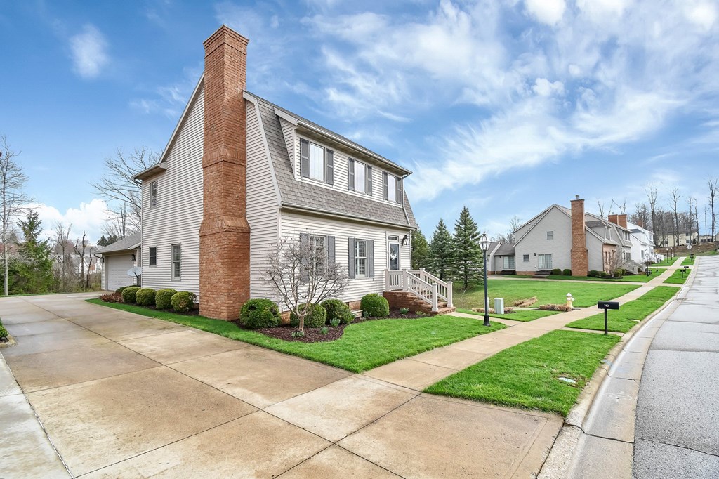 782 York Street West, Mansfield, Ohio 44904, 3 Bedrooms Bedrooms, ,2 BathroomsBathrooms,Residential,For Sale,York Street West,9066551