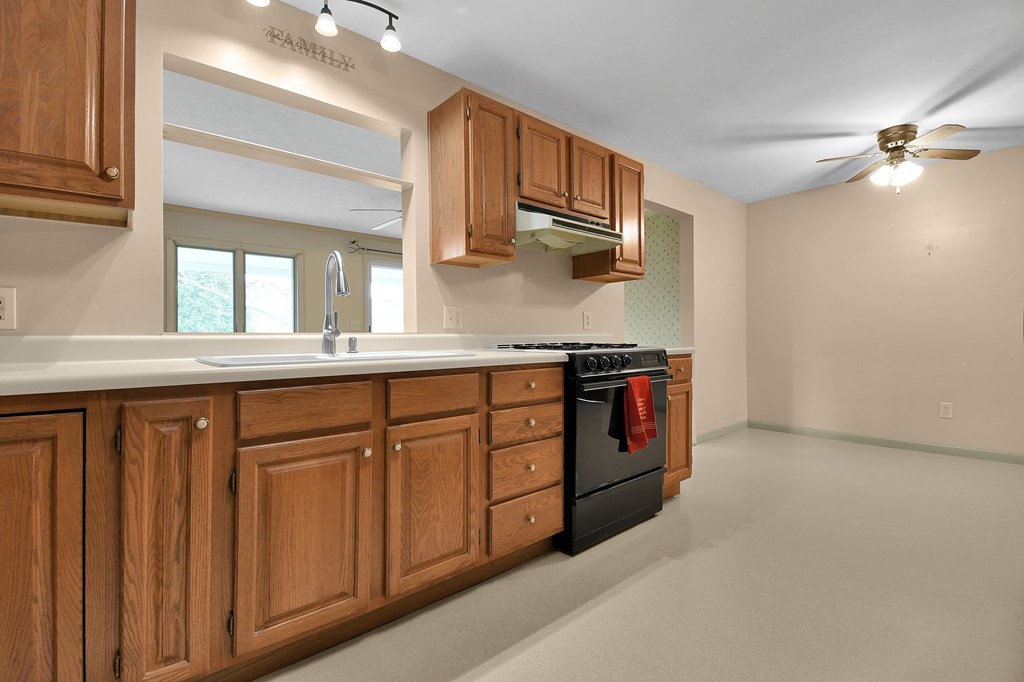 111 Woodbine Drive, Mansfield, Ohio 44906, 3 Bedrooms Bedrooms, ,1 BathroomBathrooms,Residential,For Sale,Woodbine Drive,9066571