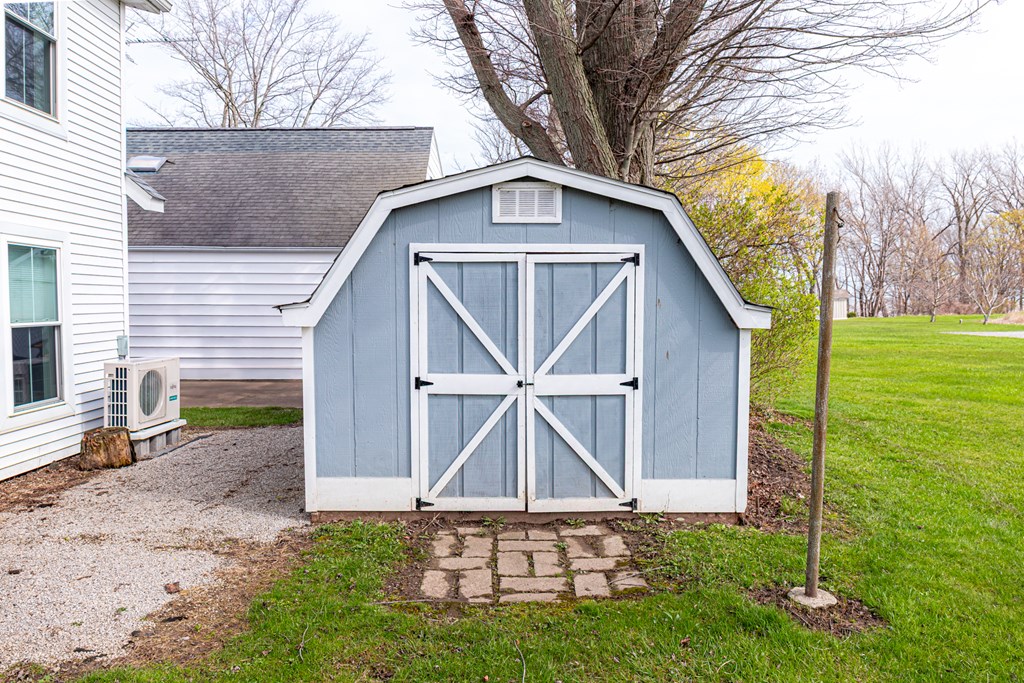 12503 W Lake Road Cottage 12, Vermilion, Ohio 44089, 2 Bedrooms Bedrooms, ,2 BathroomsBathrooms,Residential,For Sale,Lake Road Cottage 12,9066620