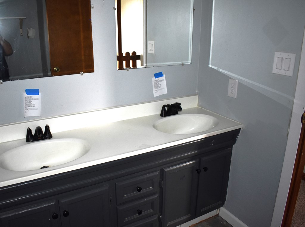 512 Braddock Street, Mount Vernon, Ohio 43050, 4 Bedrooms Bedrooms, ,1 BathroomBathrooms,Residential,For Sale,Braddock Street,9066698
