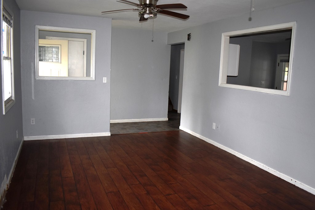 512 Braddock Street, Mount Vernon, Ohio 43050, 4 Bedrooms Bedrooms, ,1 BathroomBathrooms,Residential,For Sale,Braddock Street,9066698