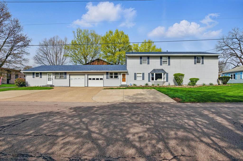 514 -516 Davidson Street, Mansfield, Ohio 44907, 5 Bedrooms Bedrooms, ,Residential Income,For Sale,-516 Davidson Street,9066738