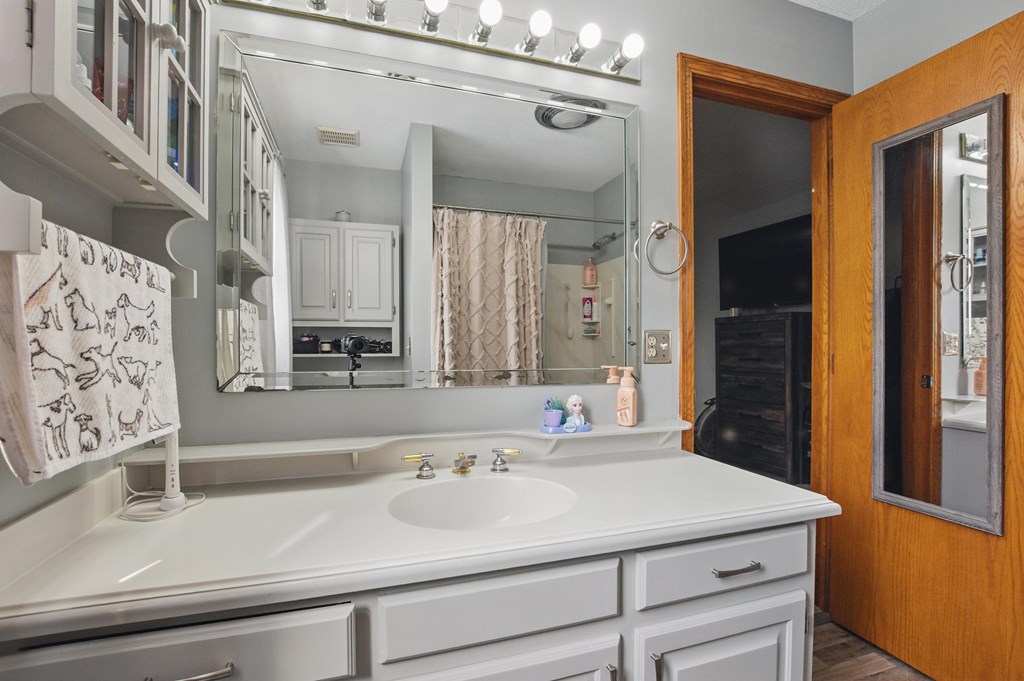 514 -516 Davidson Street, Mansfield, Ohio 44907, 5 Bedrooms Bedrooms, ,Residential Income,For Sale,-516 Davidson Street,9066738