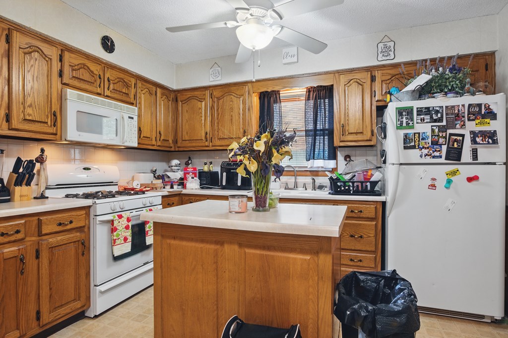 514 -516 Davidson Street, Mansfield, Ohio 44907, 5 Bedrooms Bedrooms, ,Residential Income,For Sale,-516 Davidson Street,9066738