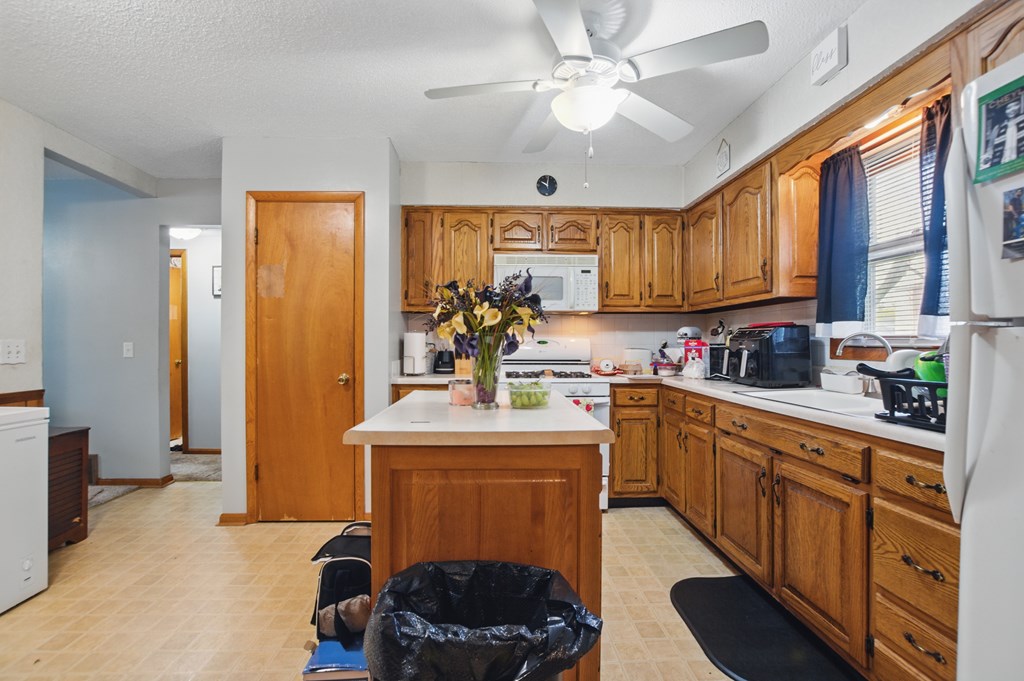 514 -516 Davidson Street, Mansfield, Ohio 44907, 5 Bedrooms Bedrooms, ,Residential Income,For Sale,-516 Davidson Street,9066738