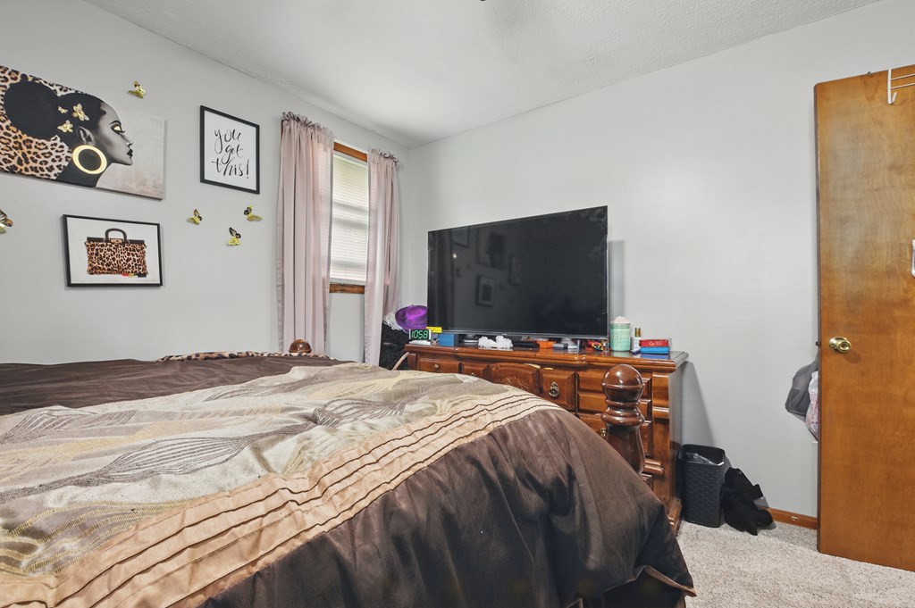 514 -516 Davidson Street, Mansfield, Ohio 44907, 5 Bedrooms Bedrooms, ,Residential Income,For Sale,-516 Davidson Street,9066738