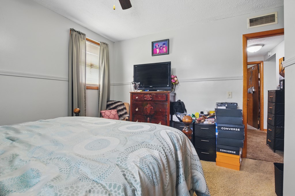 514 -516 Davidson Street, Mansfield, Ohio 44907, 5 Bedrooms Bedrooms, ,Residential Income,For Sale,-516 Davidson Street,9066738