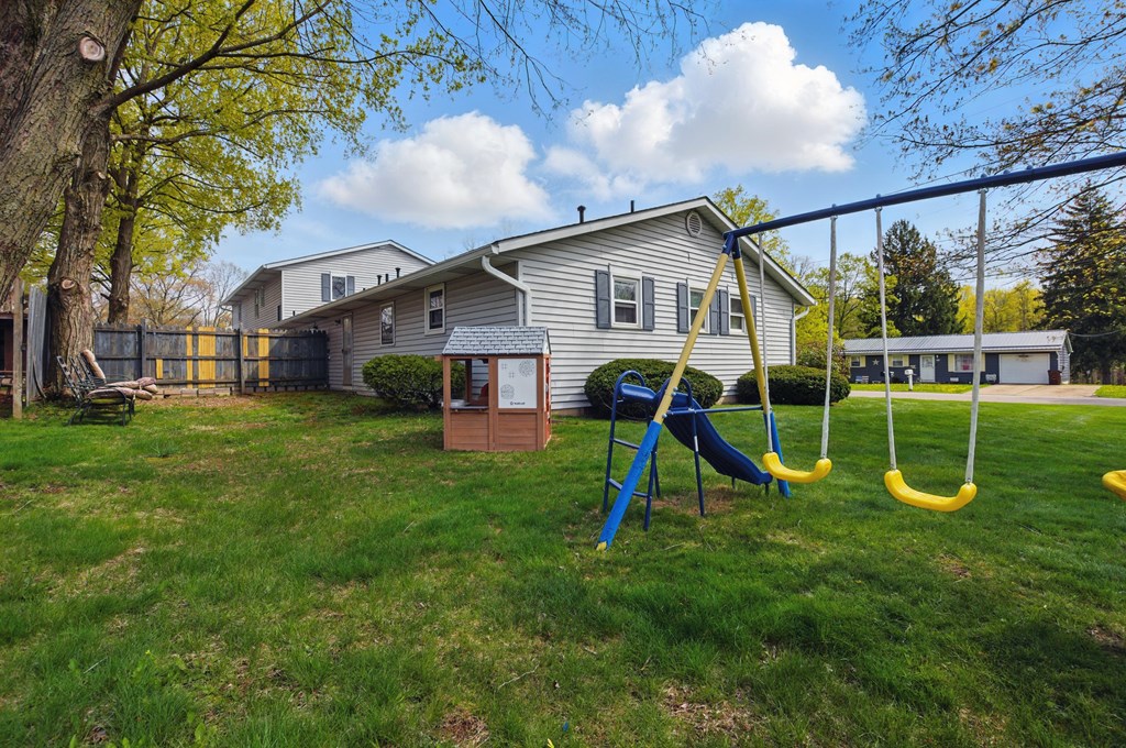 514 -516 Davidson Street, Mansfield, Ohio 44907, 5 Bedrooms Bedrooms, ,Residential Income,For Sale,-516 Davidson Street,9066738