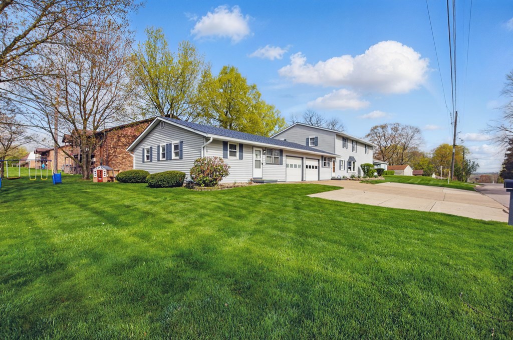 514 -516 Davidson Street, Mansfield, Ohio 44907, 5 Bedrooms Bedrooms, ,Residential Income,For Sale,-516 Davidson Street,9066738