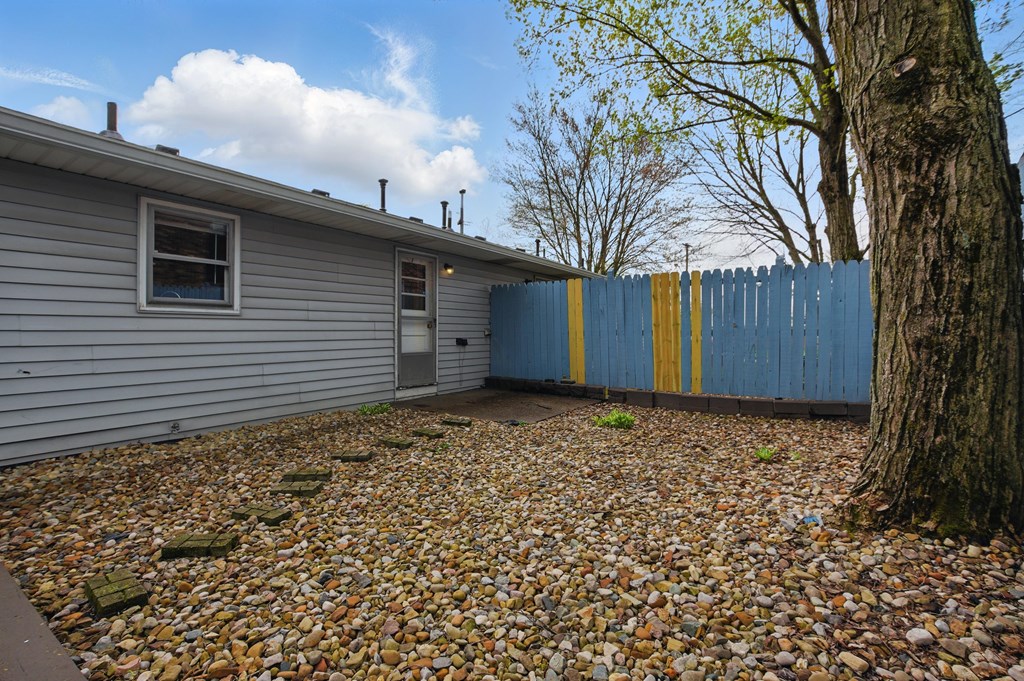 514 -516 Davidson Street, Mansfield, Ohio 44907, 5 Bedrooms Bedrooms, ,Residential Income,For Sale,-516 Davidson Street,9066738