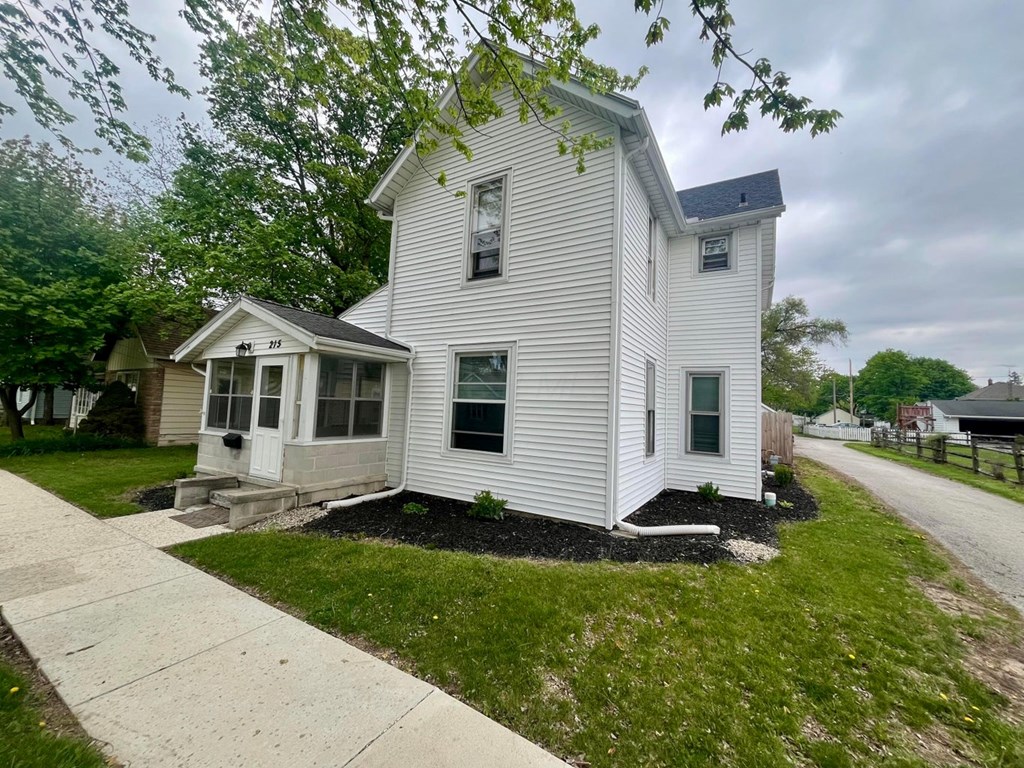 215 Ada Avenue, Bowling Green, Ohio 43402, 3 Bedrooms Bedrooms, ,1 BathroomBathrooms,Residential,For Sale,Ada Avenue,9066857