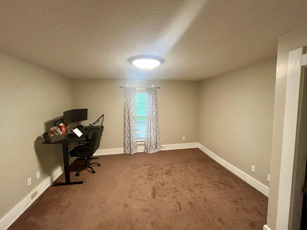 215 Ada Avenue, Bowling Green, Ohio 43402, 3 Bedrooms Bedrooms, ,1 BathroomBathrooms,Residential,For Sale,Ada Avenue,9066857