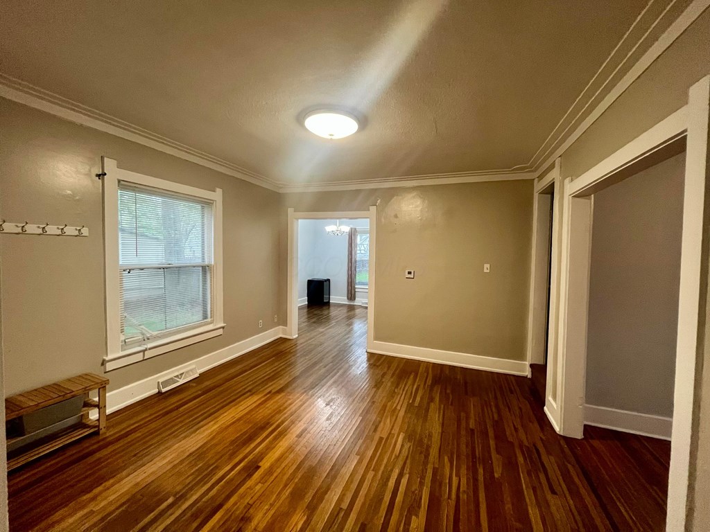 215 Ada Avenue, Bowling Green, Ohio 43402, 3 Bedrooms Bedrooms, ,1 BathroomBathrooms,Residential,For Sale,Ada Avenue,9066857