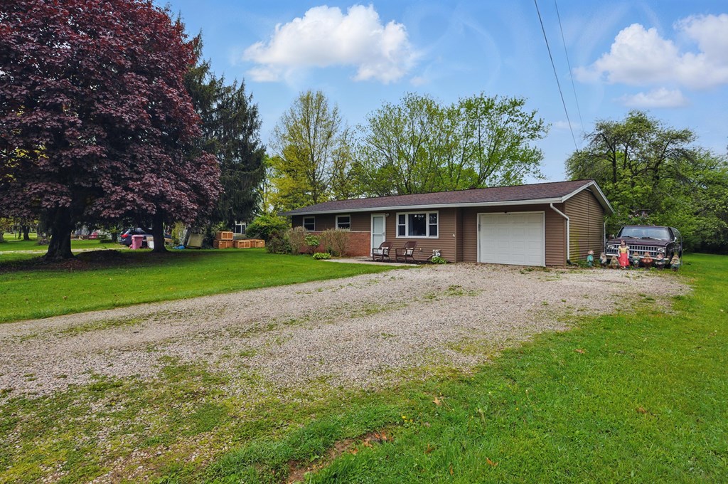 1085 Laver Road, Mansfield, Ohio 44905, 3 Bedrooms Bedrooms, ,1 BathroomBathrooms,Residential,For Sale,Laver Road,9066864