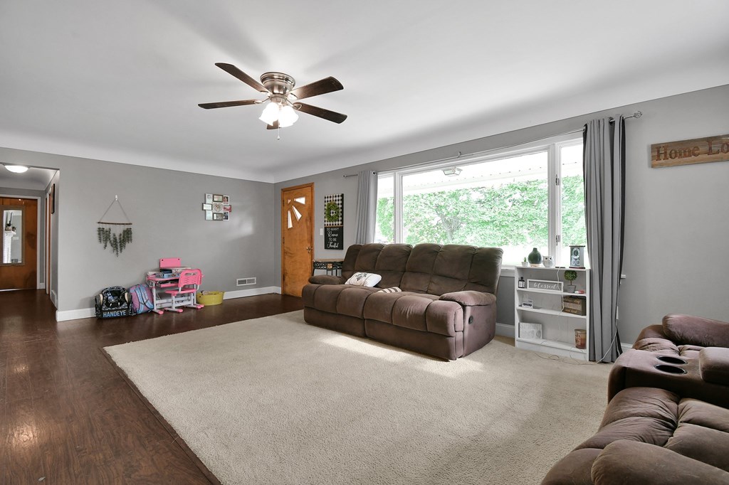 340 W Broadway St., Plymouth, Ohio 44865, 3 Bedrooms Bedrooms, ,2 BathroomsBathrooms,Residential,For Sale,Broadway St.,9066871
