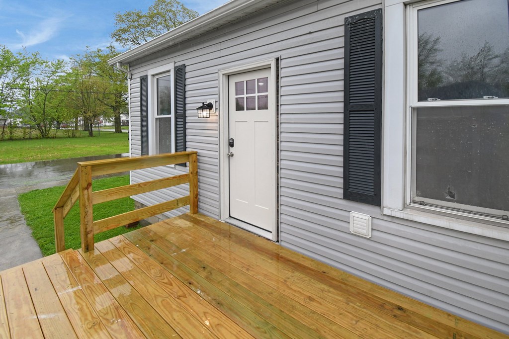 1103 Woodlawn Avenue, Bucyrus, Ohio 44820, 2 Bedrooms Bedrooms, ,2 BathroomsBathrooms,Residential,For Sale,Woodlawn Avenue,9066901