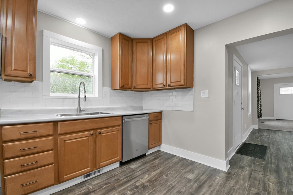1103 Woodlawn Avenue, Bucyrus, Ohio 44820, 2 Bedrooms Bedrooms, ,2 BathroomsBathrooms,Residential,For Sale,Woodlawn Avenue,9066901
