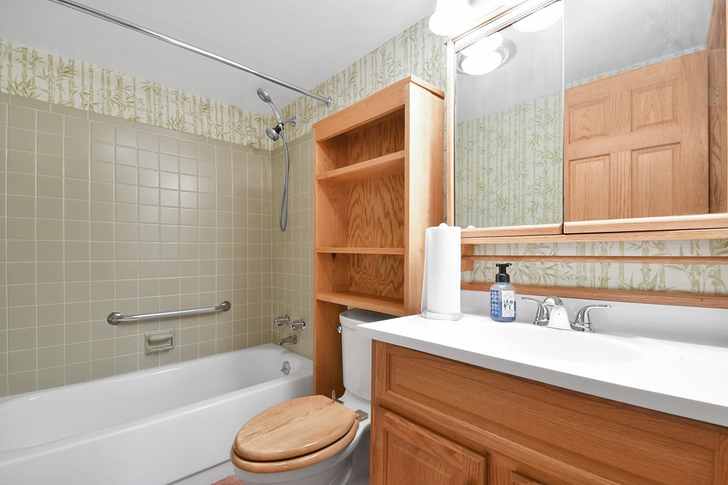 1054 Maumee Avenue, Mansfield, Ohio 44906, 3 Bedrooms Bedrooms, ,2 BathroomsBathrooms,Residential,For Sale,Maumee Avenue,9066912