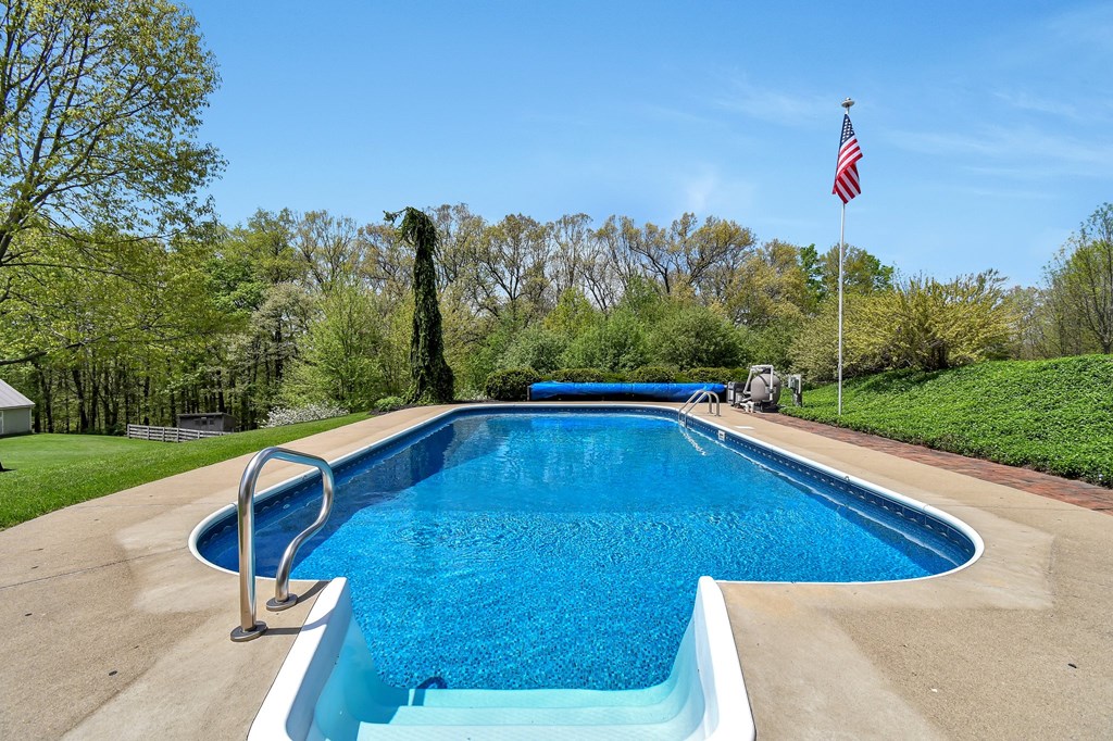 14300 Mishey Road, Fredericktown, Ohio 43019, 4 Bedrooms Bedrooms, ,2 BathroomsBathrooms,Residential,For Sale,Mishey Road,9066921
