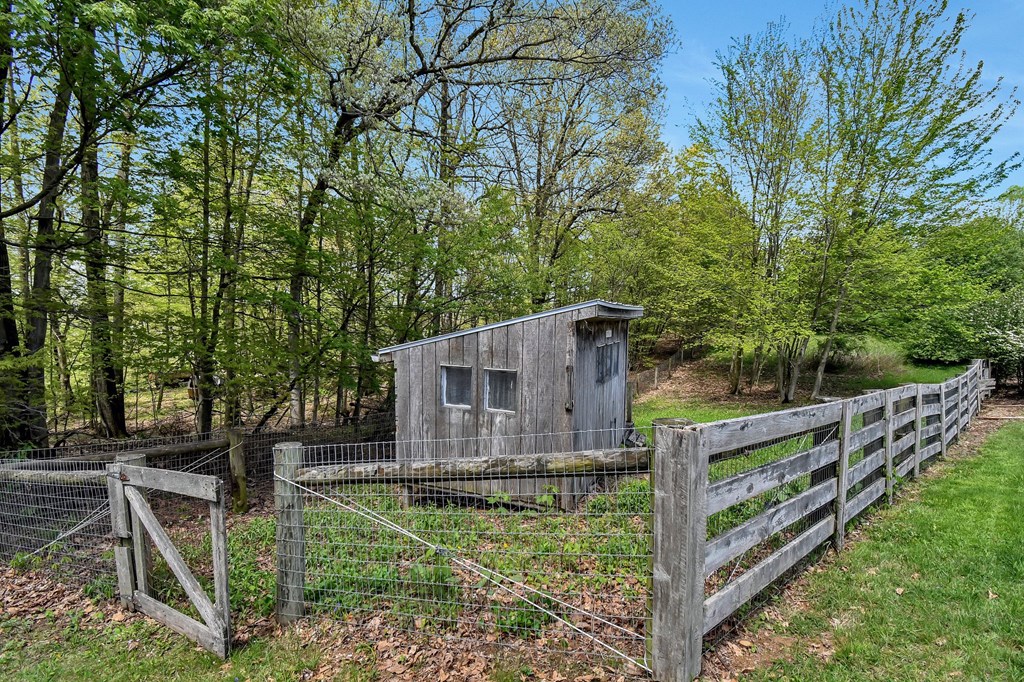 14300 Mishey Road, Fredericktown, Ohio 43019, 4 Bedrooms Bedrooms, ,2 BathroomsBathrooms,Residential,For Sale,Mishey Road,9066921
