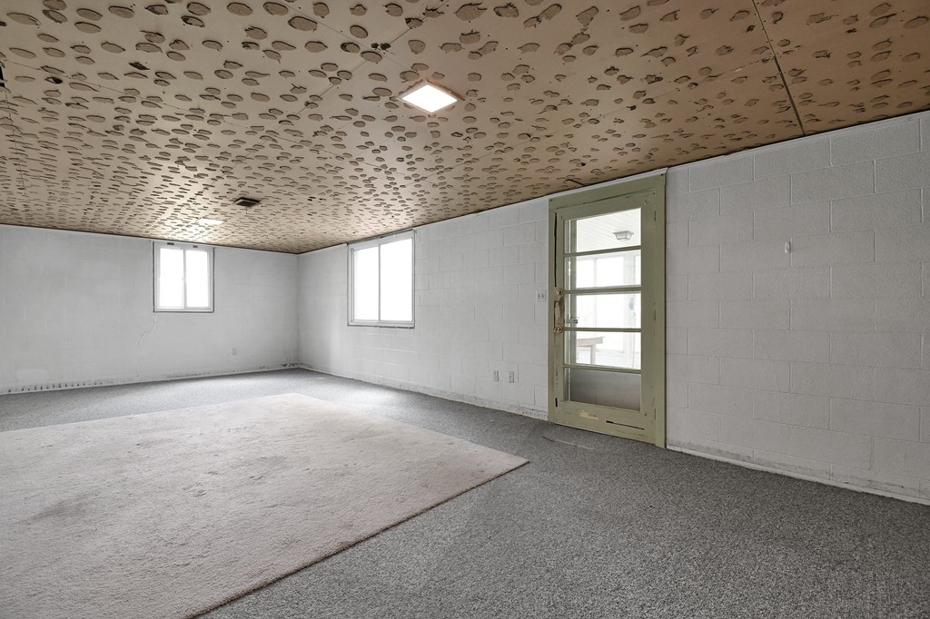 695 Hollywood Lane, Mansfield, Ohio 44907, 3 Bedrooms Bedrooms, ,2 BathroomsBathrooms,Residential,For Sale,Hollywood Lane,9066927