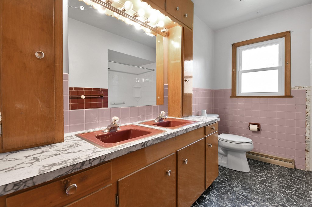 695 Hollywood Lane, Mansfield, Ohio 44907, 3 Bedrooms Bedrooms, ,2 BathroomsBathrooms,Residential,For Sale,Hollywood Lane,9066927