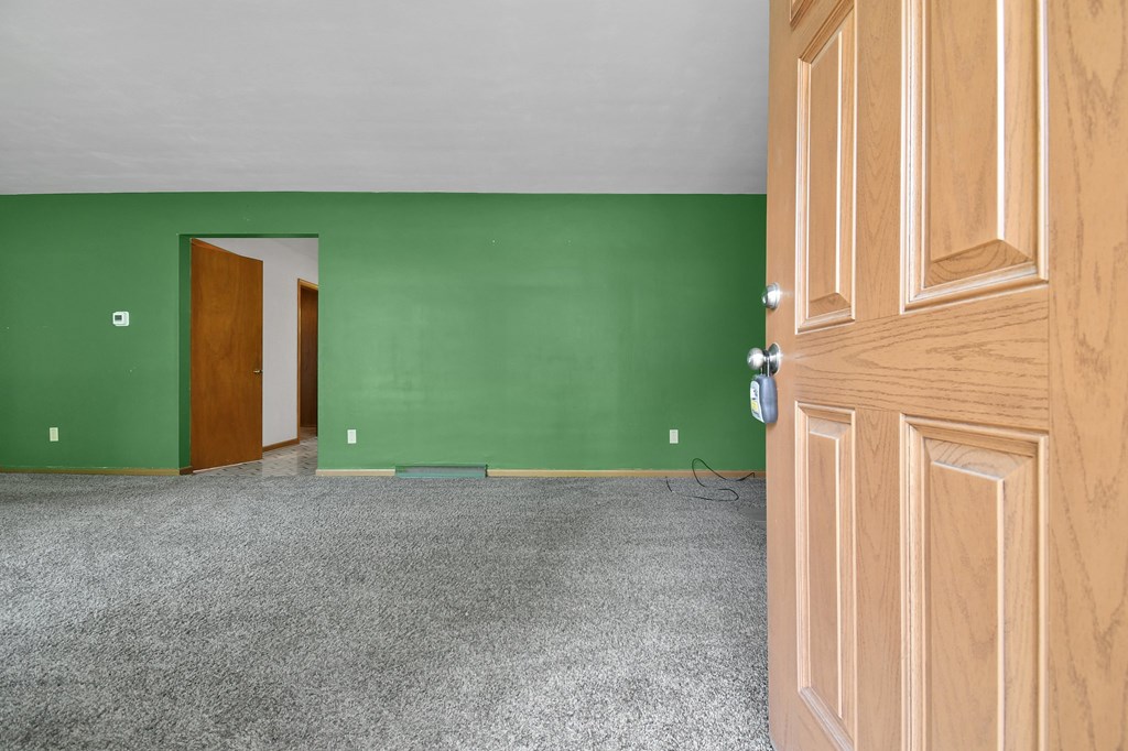 695 Hollywood Lane, Mansfield, Ohio 44907, 3 Bedrooms Bedrooms, ,2 BathroomsBathrooms,Residential,For Sale,Hollywood Lane,9066927