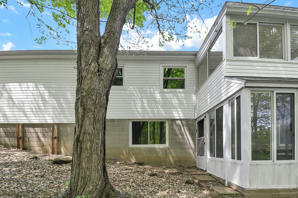 695 Hollywood Lane, Mansfield, Ohio 44907, 3 Bedrooms Bedrooms, ,2 BathroomsBathrooms,Residential,For Sale,Hollywood Lane,9066927