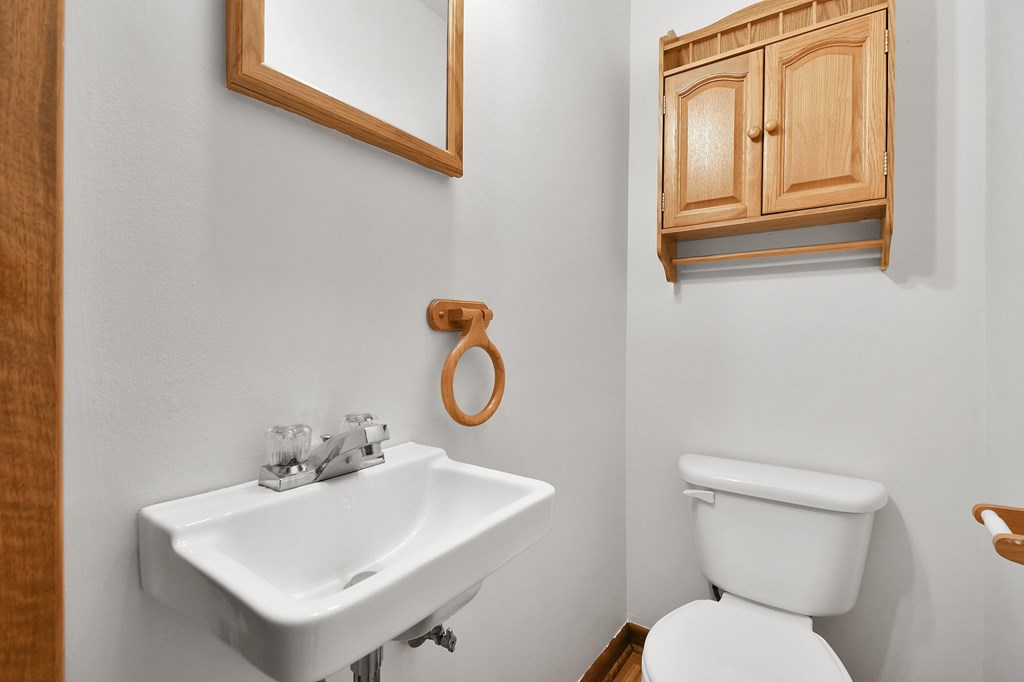 695 Hollywood Lane, Mansfield, Ohio 44907, 3 Bedrooms Bedrooms, ,2 BathroomsBathrooms,Residential,For Sale,Hollywood Lane,9066927