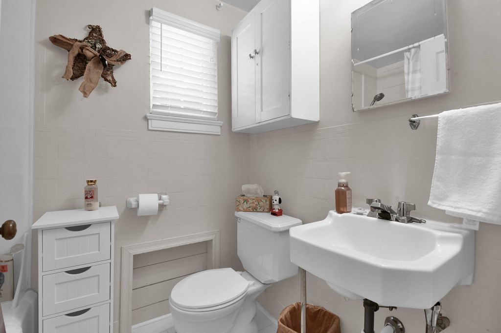 623 Woodhill Road, Mansfield, Ohio 44907, 4 Bedrooms Bedrooms, ,2 BathroomsBathrooms,Residential,For Sale,Woodhill Road,9066929