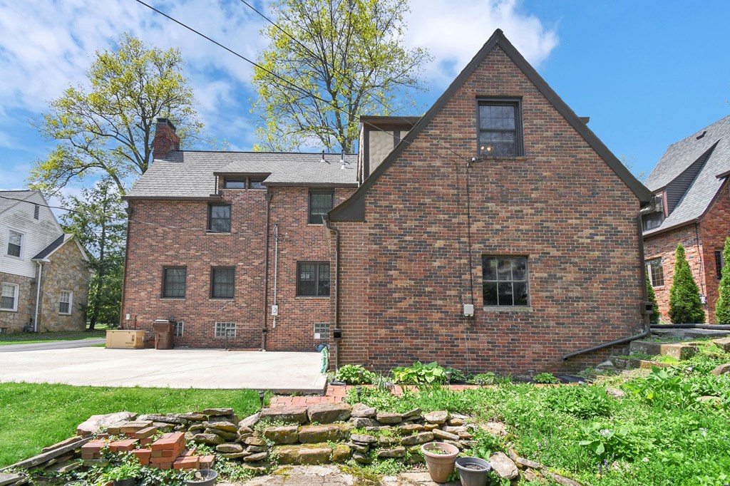 623 Woodhill Road, Mansfield, Ohio 44907, 4 Bedrooms Bedrooms, ,2 BathroomsBathrooms,Residential,For Sale,Woodhill Road,9066929