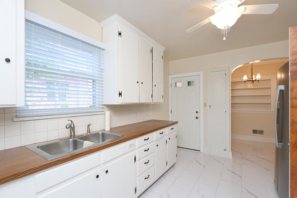 623 Woodhill Road, Mansfield, Ohio 44907, 4 Bedrooms Bedrooms, ,2 BathroomsBathrooms,Residential,For Sale,Woodhill Road,9066929