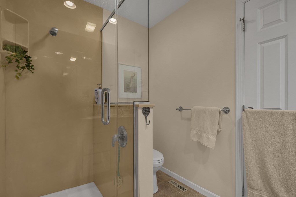 1000 Cedar Creek Cove, Mansfield, Ohio 44904, 3 Bedrooms Bedrooms, ,2 BathroomsBathrooms,Residential,For Sale,Cedar Creek Cove,9066933