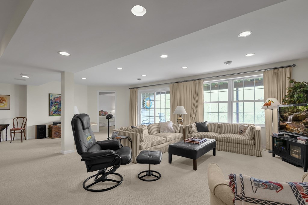 1000 Cedar Creek Cove, Mansfield, Ohio 44904, 3 Bedrooms Bedrooms, ,2 BathroomsBathrooms,Residential,For Sale,Cedar Creek Cove,9066933