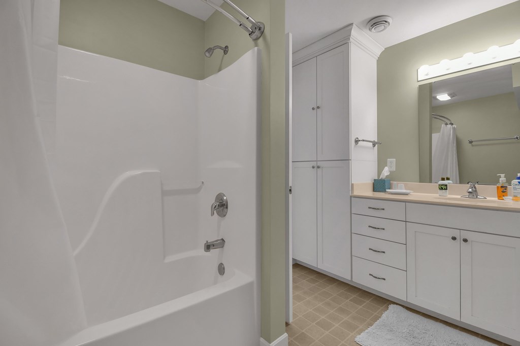 1000 Cedar Creek Cove, Mansfield, Ohio 44904, 3 Bedrooms Bedrooms, ,2 BathroomsBathrooms,Residential,For Sale,Cedar Creek Cove,9066933