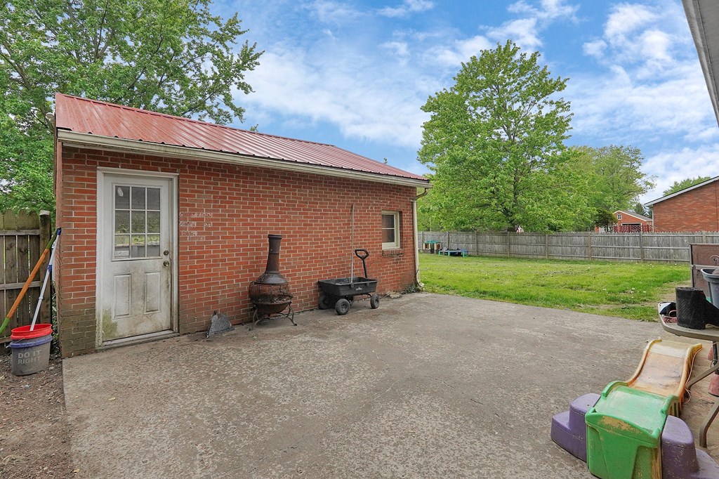 700 N Henry Street, Crestline, Ohio 44827, 3 Bedrooms Bedrooms, ,2 BathroomsBathrooms,Residential,For Sale,Henry Street,9066962